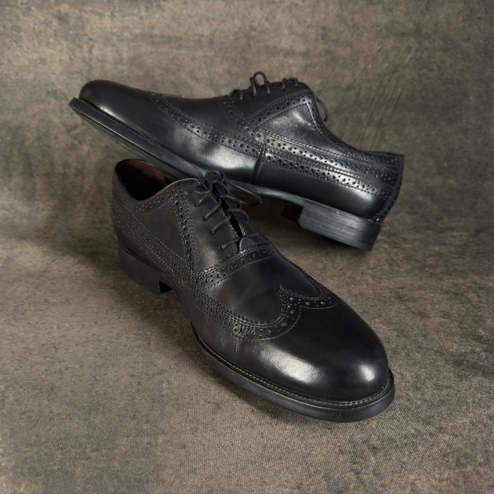 Johnston & Murphy Black Leather Wingtip Brogues